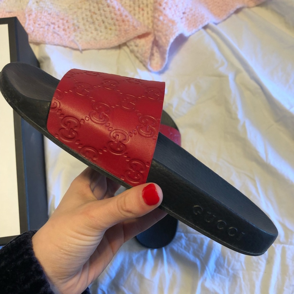 GUCCI signature slide sandal size 7